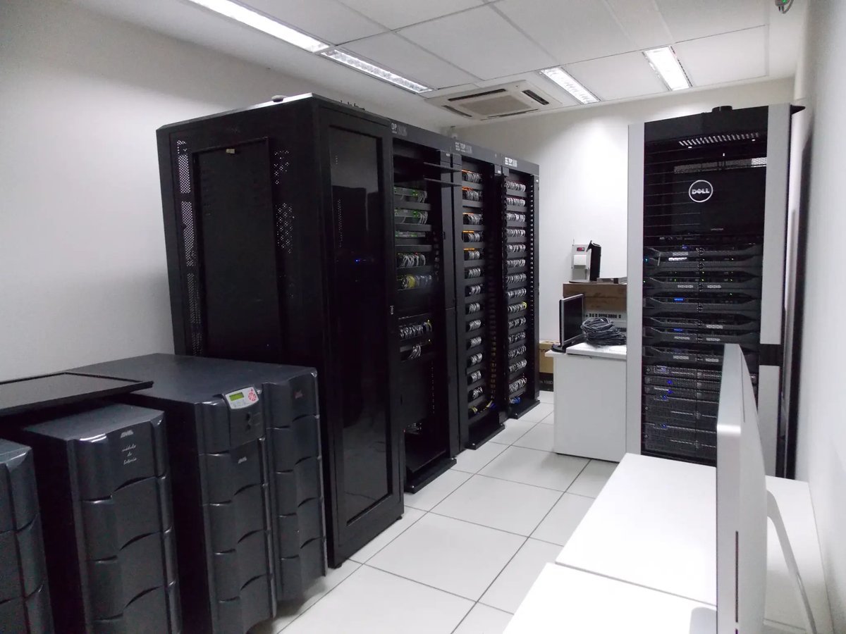 Datacenter com cabeamento certificado